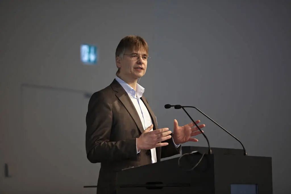DOP-Sprecher Dr. Dietmar Krause DOP-Sprecher Dr. Dietmar Krause eröffnet 2010 den 9. DOP Kongress in Luzern