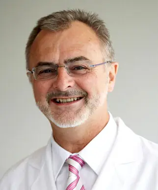 Dr. Martin Runge Dr. Martin Runge